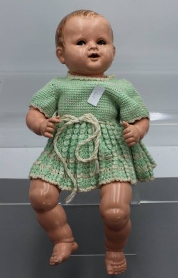 Auktion 357<br>Baby-Puppe, K & R W, älter, Nr. 351/4, bespielte Erhaltung, ca. H-50cm [1]