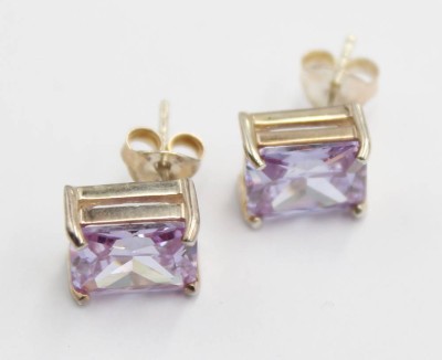 Auktion 358<br>Paar Ohrstecker, 925er Silber, lila Steine ?, 5gr., 1 x 0,8cm [1]