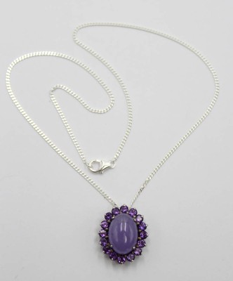Auktion 358<br>925er Silber-Anhänger mit Lavendel-Jade und lila Steinen, an 925er Kette, L-36cm Anh. 2cm,  zus. ca. 6,2gr., [1]
