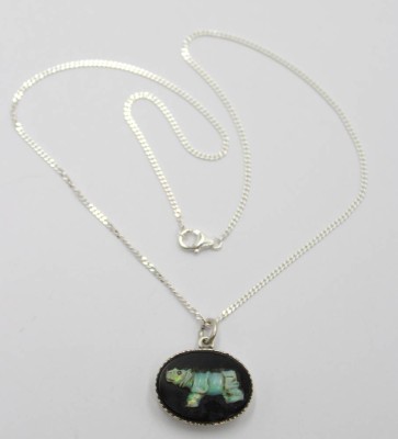 Auktion 358<br>Silberanhänger, wohl Onyx mit Nilpferd aus Opalen, an 925er Silberkette, L-37cm, Anh. 2 x 2,5cm, 8gr. [1]