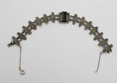 Auktion 358<br>schöne 835er Silber-Armband, Art-Déco, B+S gemarkt, Onyx u. Markasiten, 25,1gr., L-17cm [1]