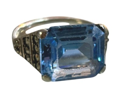 Auktion 358<br>Silberring mit Markasiten und blauen Stein, RG 53, 4,2 gr. [1]