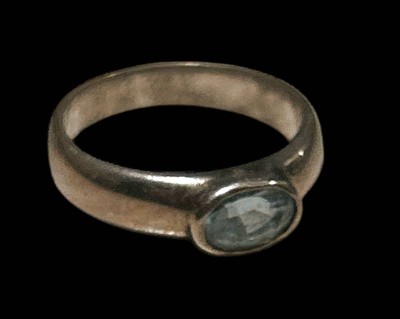 Auktion 358<br>Silberring-925. mit ovalen, hellblauen Stein, RG 58, 4,4 gr. [1]