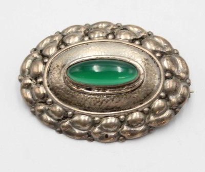 Auktion 358<br>Silberbrosche gepr. mit Chrysopras-Cabochon  . [1]