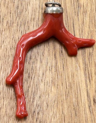 Auktion 358<br>roter Astkoralle Anhänger, H-ca. 5 cm [1]
