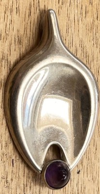 Auktion 358<br> Brosche, Silber-835- mit violetten Stein, gemarkt 