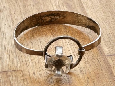 Auktion 358<br>Silber-Armspange-830- mit gr. klaren Stein, D-6 cm, 20,1 gr. [1]