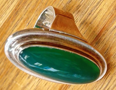Auktion 358<br>Silberring mit grünen Schiffchen-Stein, RG 48, 7,1 gr [1]
