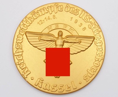 Auktion 358<br>gr. Leichtmetall-Medaille, Reichswettkämpfe des NS-Fliegerkorps Kassel 12.-14.8.1938, goldfarben, original???, D-8,2cm [1]