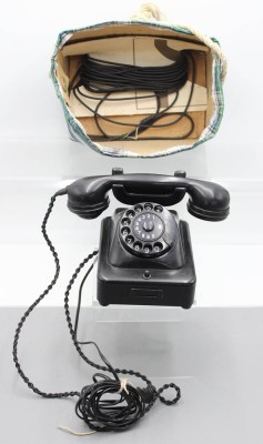 Auktion <br>Telefon von 1949, gute Erhaltung, ca. H-14cm [1]