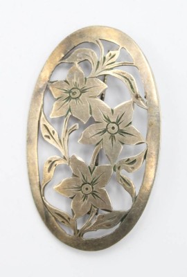 Auktion 358<br>800er Durchbruch-Brosche, älter, 7,8gr., 3,5 x 5,7cm [1]
