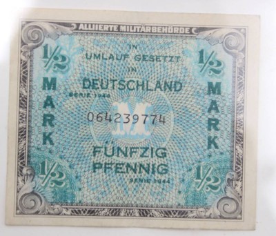 Auktion 358<br>Banknote, 1/2 Mark, Alliierte Militärbehörde, ger./Glas, RG 36 x 18cm [1]