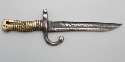 Auktion 362<br>altes Bajonett, wohl  Frankreich um 1870, starke Altersspuren, L-33cm [1]