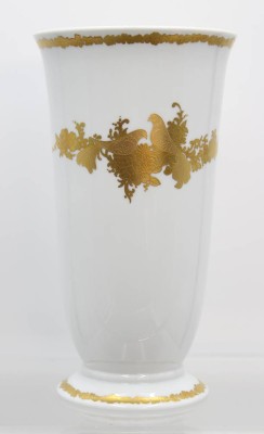 Auktion 358<br>hohe Vase auf Stand, Capriccio, ca. H-25,5cm [1]