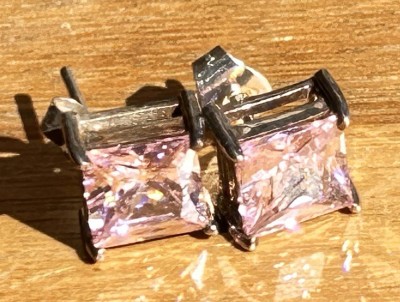Auktion 358<br>Paar kl. Ohrstecker, Silber-925-, mit  rosa Steinen [1]