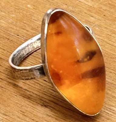 Auktion 358<br>Silberring-835- mit Bernstein, Fischlandschmuck, RG 62, 5,5 gr [1]