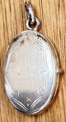 Auktion 358<br>Medaillon, Silber-800-, ungeputzt, H-ca. 3,5 cm, 8,3 gr [1]