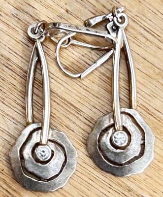 Auktion 358<br>Paar Silber-Ohrhänger mit klaren Steinen, L-ca. 4,5 cm, 3,1 gr [1]
