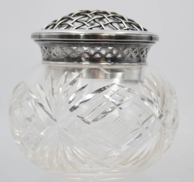 Auktion 358<br>kl. Steckvase, Kristall beschliffen mit 800er Silber-Einsatz (Draht kein Silber), ca. H-9cm [1]