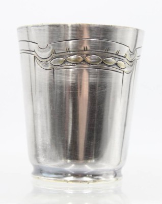 Auktion 358<br>versilberter Art-Déco Becher, Orbrille Frankreich, ca. H-7,5cm [1]