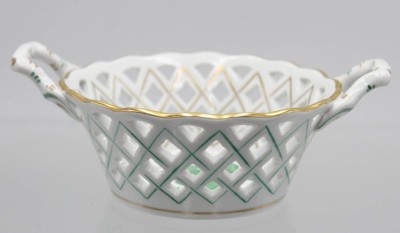Auktion 360<br>kl. Henkl-Korbschale, Herend, Aponyi grün, H-5,5cm D-10,8cm [1]