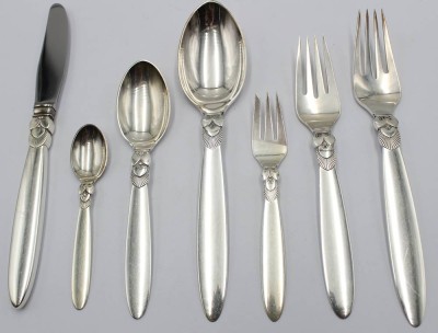 Auktion 359<br>Besteck für 4 Personen, Georg Jensen, Cactus, Sterling, ohne Messer ca. 1000gr., guter Zustand [1]