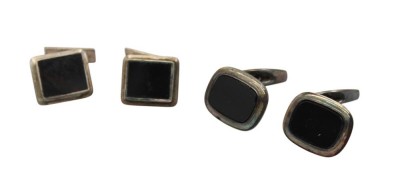 Auktion 358<br>2 Paar Manschettenknöpfe, Silber mit Onyx, wohl 20/30er Jahre, 25,6gr., ca. 2 x 1,7cm [1]