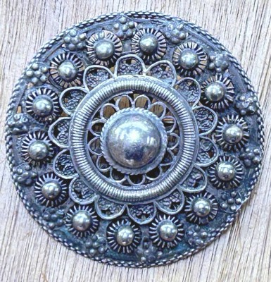 Auktion 358<br>gr. Silber-Brosche, D-4 cm, 14,7 gr [1]