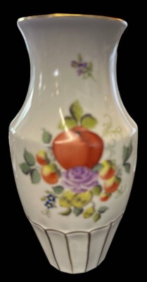 Auktion 358<br>seltene Herend Vase, Früchte und Blumenmalerei, Goldstaffage, H-20 cm, [1]