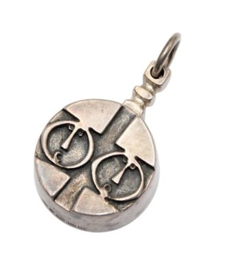 Auktion 358<br>830er Design-Anhänger, Finnland, div. Punzen, 14,6gr., L-ca. 3,5cm B-2cm [1]