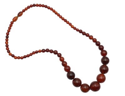 Auktion 358<br>Halskette, wohl Bernstein, runde Steine im Verlauf, 29,7gr., L-ca. 50cm [1]