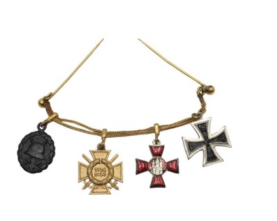 Auktion 358<br>Nadel mit 4 Miniaturen, 1. WK, Verwundetenabzeichen, EK 2Kl,, KTK und Hanseatenkreuz [1]