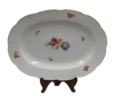 Auktion 358<br>gr. ovale Platte, KPM Berlin, Szepter u. Reichsapfel,  florale Bemalung, 40 x 30cm [1]