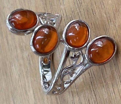 Auktion 358<br>Silberring-925- mit 4 Bernstein-Cabouchons, RG 53, 4,6 gr. [1]