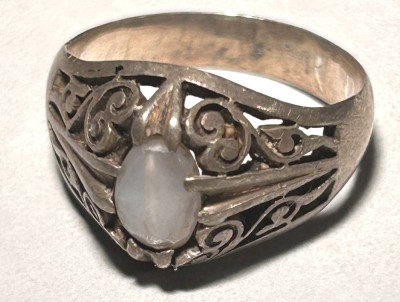 Auktion 358<br>Silberring mit Mondstein, RG 52, 3,6 gr. [1]