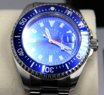 Auktion 358<br>Herren-Armbanduhr, Nautec No Limit, Quarzwerk nicht geprüft, neuwertiger Zustand, anbei Box und Papiere, D-4,3cm [1]