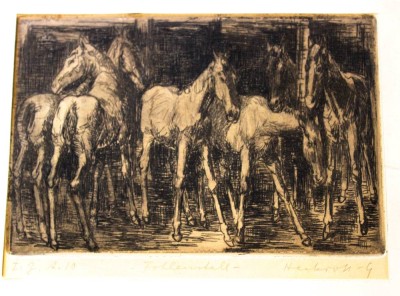 Auktion 358<br>Radierung um 1930, betitelt Fohlenstall, signiert wohl Heckeroth ?, ungerahmt in Passepartout, 24,5 x 33cm [1]
