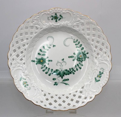 Auktion 358<br>Durchbruchteller, Meissen, Schwertermarke, grüne Blume, 1. Wahl, D-21cm [1]