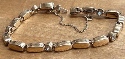 Auktion 358<br>Double Armband, mit klaren Steinen, sehr gut erhalten, L-ca. 19 cm [1]