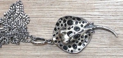 Auktion 358<br>lange Silberkette-925- (L-60 cm) mit schweren Anhänger-925-, Elefantenkopf (H-5 cm), zus. 17,2 gr. [1]