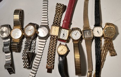 Auktion 358<br>22x div. Damen-Armbanduhren, mechan. und Quartz, Werke nicht geprüft [1]