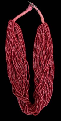 Auktion 358<br>vielreihige Korallenkette mit indischer Münze von 1929 als Schliesse, L-ca. 50 cm, 125 gr. [1]