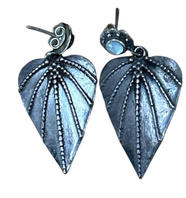 Auktion 358<br>Paar Silber-925- Ohrhänger, Blattform, L-4 cm, 5,8 gr [1]