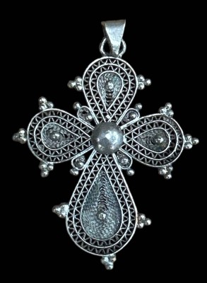 Auktion 358<br>filigraner Silber-Kreuzanhänger, ca. 5,5x3,5 cm, 6 gr [1]
