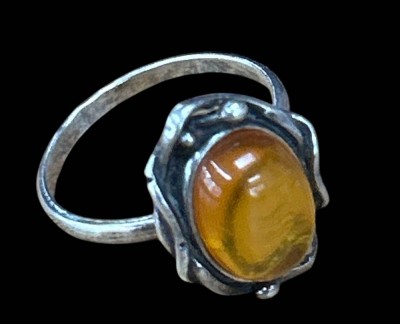 Auktion 358<br>Silberring mit gelben Stein, RG 56, 3,5 gr [1]