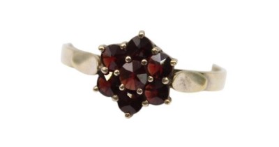 Auktion 359<br>900er Silber-Ring mit Granat, 1,6gr., RG 56 [1]