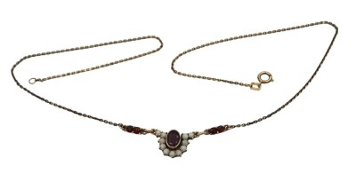 Auktion 359<br>Collier, 835er Silber, besetzt mit Granat, Amethyst und kl. Opalen, älter., zus., 3,7gr., ca. L-42cm [1]
