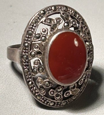 Auktion 359<br>Silber-Ring mit Karneol und Markasiten, eine fehlt,  älter,  ca. 8gr., RG 56. [1]