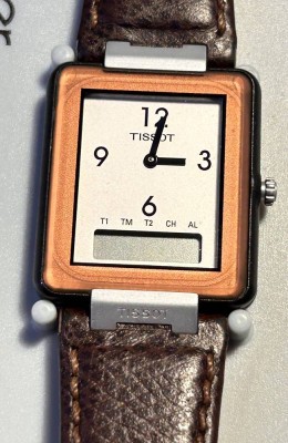 Auktion 359<br>Tissot Twotimer Swiss Digital Analog Armbanduhr Unisex Vintage 70‘s - 27x30 mm, sehr gut erhalten, Kunststoff Kasten zerkratzt, Werk nicht geprüft [1]