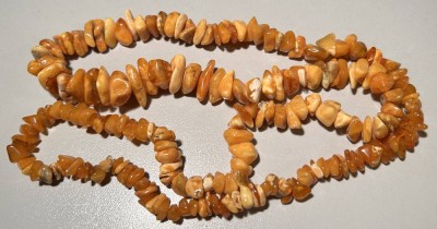 Auktion 359<br>Gelbe Bernstein Halskette verlaufend, L. 66cm, 33,5g. [1]